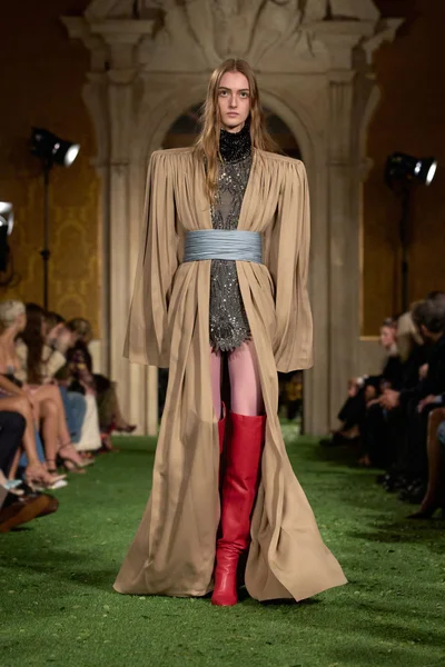 Look 38
